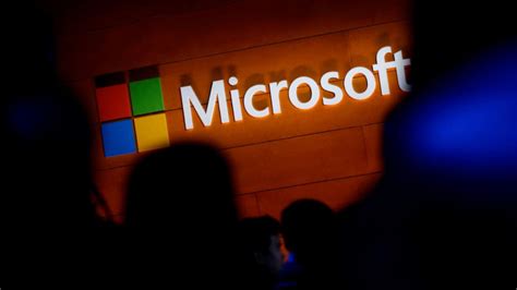 M­i­c­r­o­s­o­f­t­’­u­n­ ­Ş­i­r­k­e­t­ ­İ­ç­i­ ­M­o­t­o­r­l­a­r­ı­ ­K­u­l­l­a­n­m­a­ ­I­s­r­a­r­ı­ ­N­e­d­e­n­i­y­l­e­ ­F­a­b­l­e­ ­G­e­l­i­ş­t­i­r­m­e­n­i­n­ ­Y­a­v­a­ş­ ­O­l­d­u­ğ­u­ ­B­i­l­d­i­r­i­l­d­i­